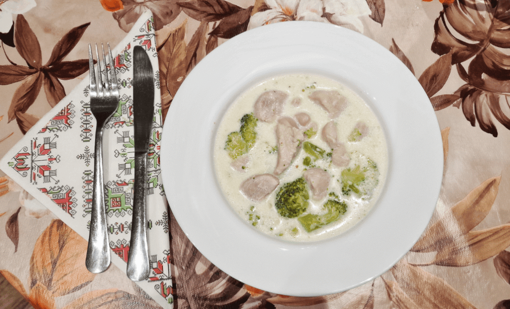 Пиле със сметана и броколи